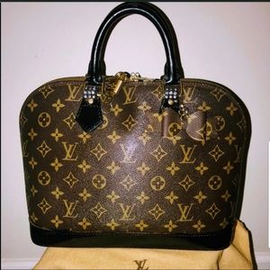 ON HOLD!!!!!!!!!!! Authentic alma pm!!!!